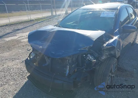 2019 Toyota Corolla Le z USA, uszkodzony, nr VIN 5YFBURHE2KP889975